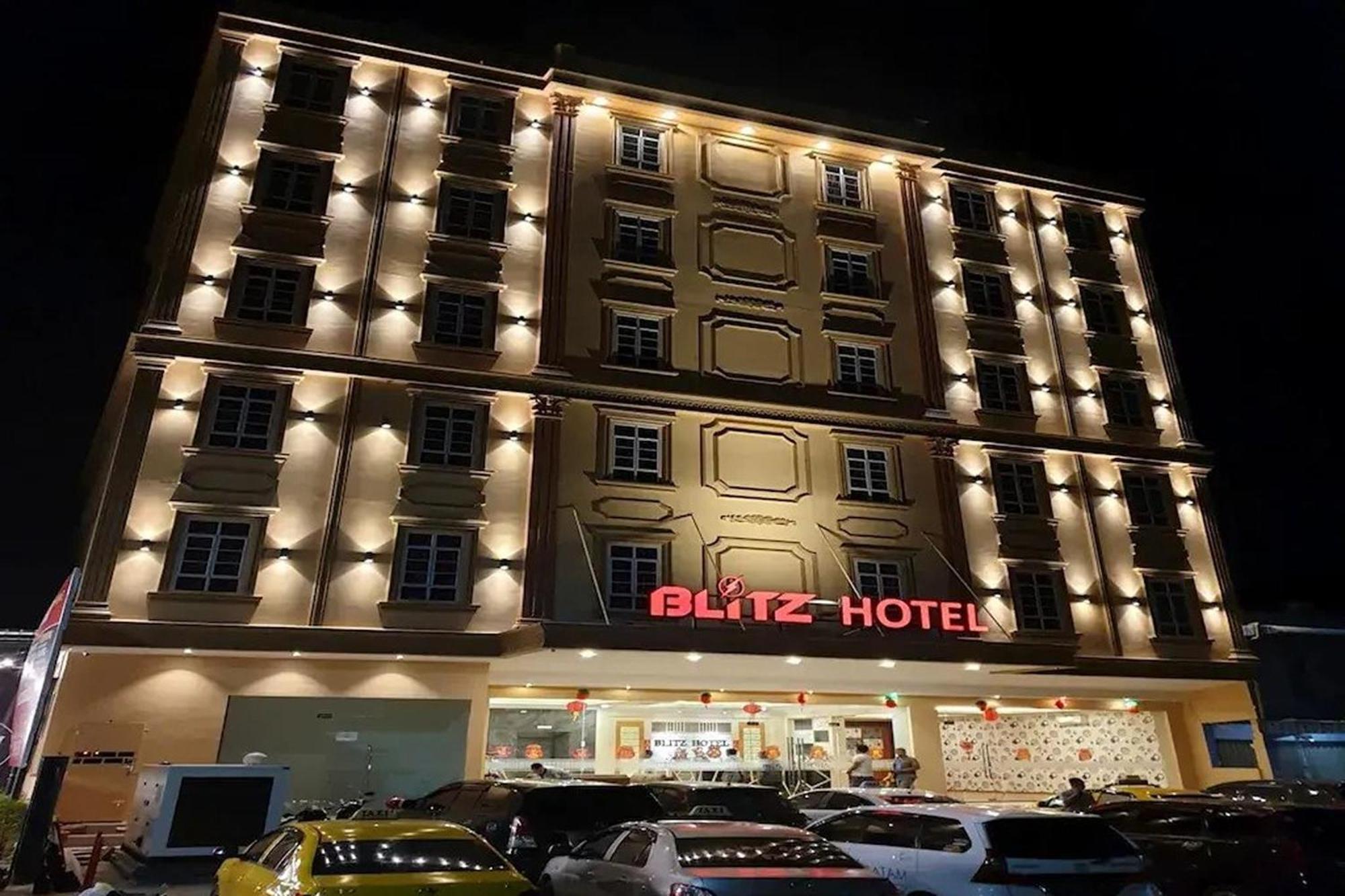 Blitz Hotel Batam Near Sultan Mahmud Ri'Ayat Shah Sekupang Ngoại thất bức ảnh
