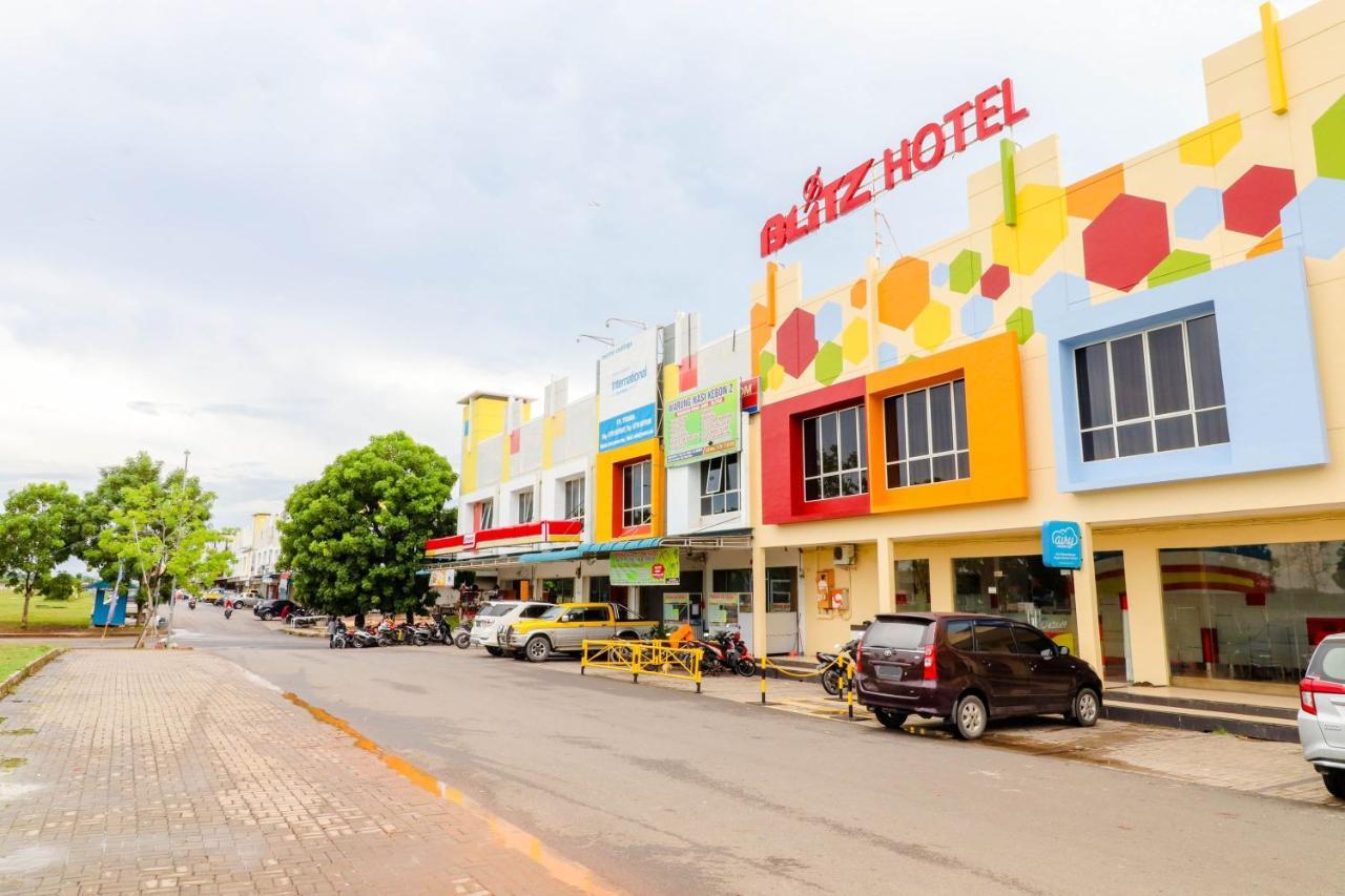 Blitz Hotel Batam Near Sultan Mahmud Ri'Ayat Shah Sekupang Ngoại thất bức ảnh
