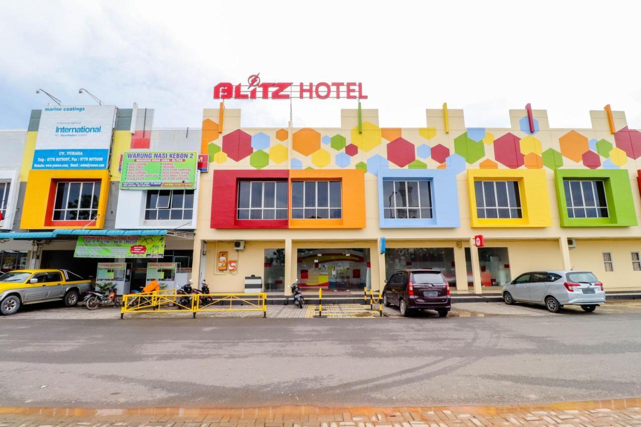 Blitz Hotel Batam Near Sultan Mahmud Ri'Ayat Shah Sekupang Ngoại thất bức ảnh