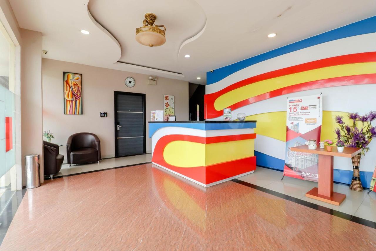 Blitz Hotel Batam Near Sultan Mahmud Ri'Ayat Shah Sekupang Ngoại thất bức ảnh